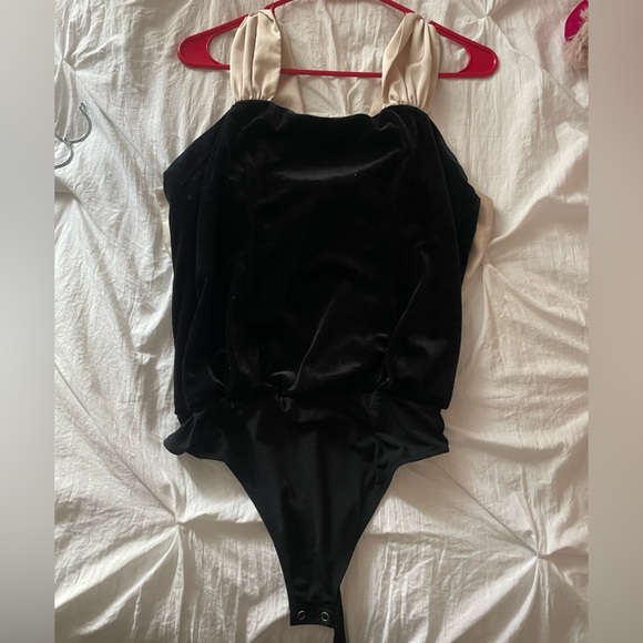Express Black and Cream Bodysuit 🖤 - Picture 2 of 4